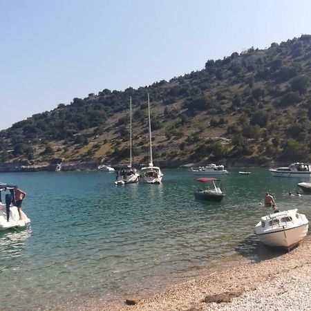 Apartman Knapic Koromačno Esterno foto