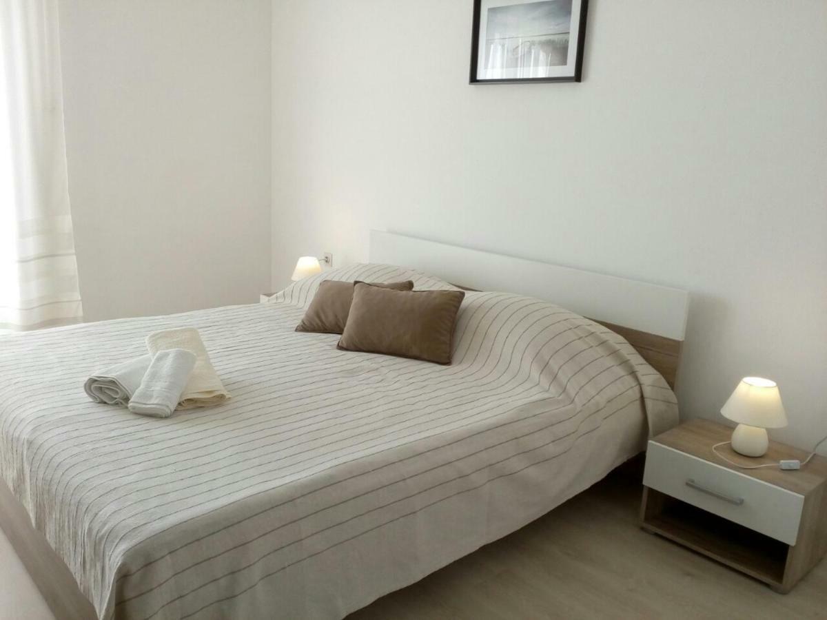Apartman Knapic Koromačno Esterno foto