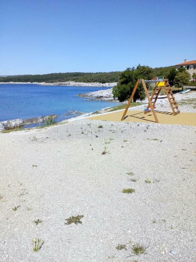 Apartman Knapic Koromačno Esterno foto
