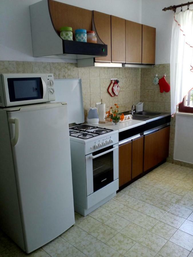 Apartman Knapic Koromačno Esterno foto