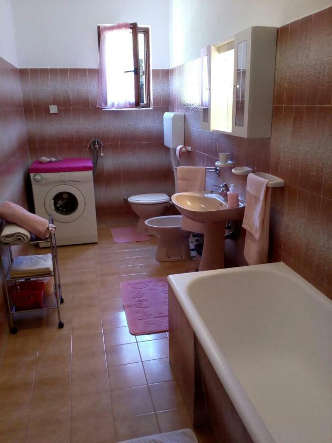 Apartman Knapic Koromačno Esterno foto
